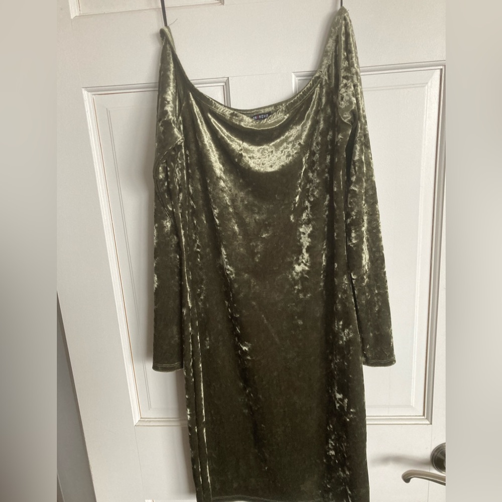 Fashion Nova off the shoulder bondage dress size XS❤️🌹